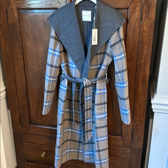Elie Tahari blue Wallace plaid coat, size medium - Picture 6 of 10